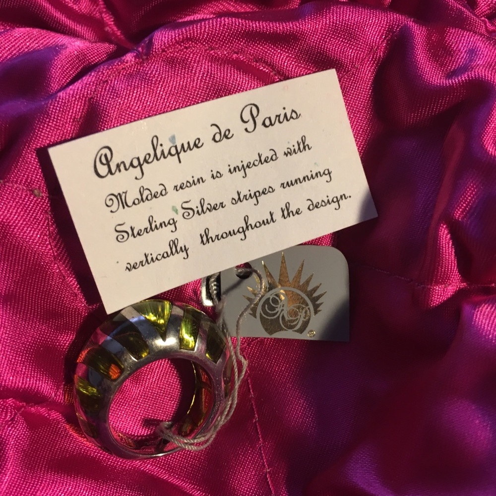 Angelique de Paris ring size 6, green and silver